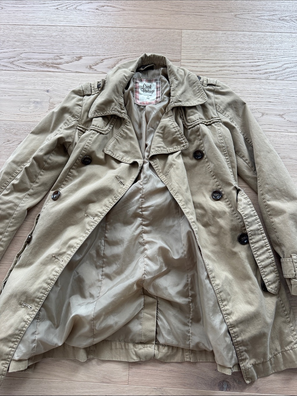 Como Vintage Tan Double-Breasted Trench Coat